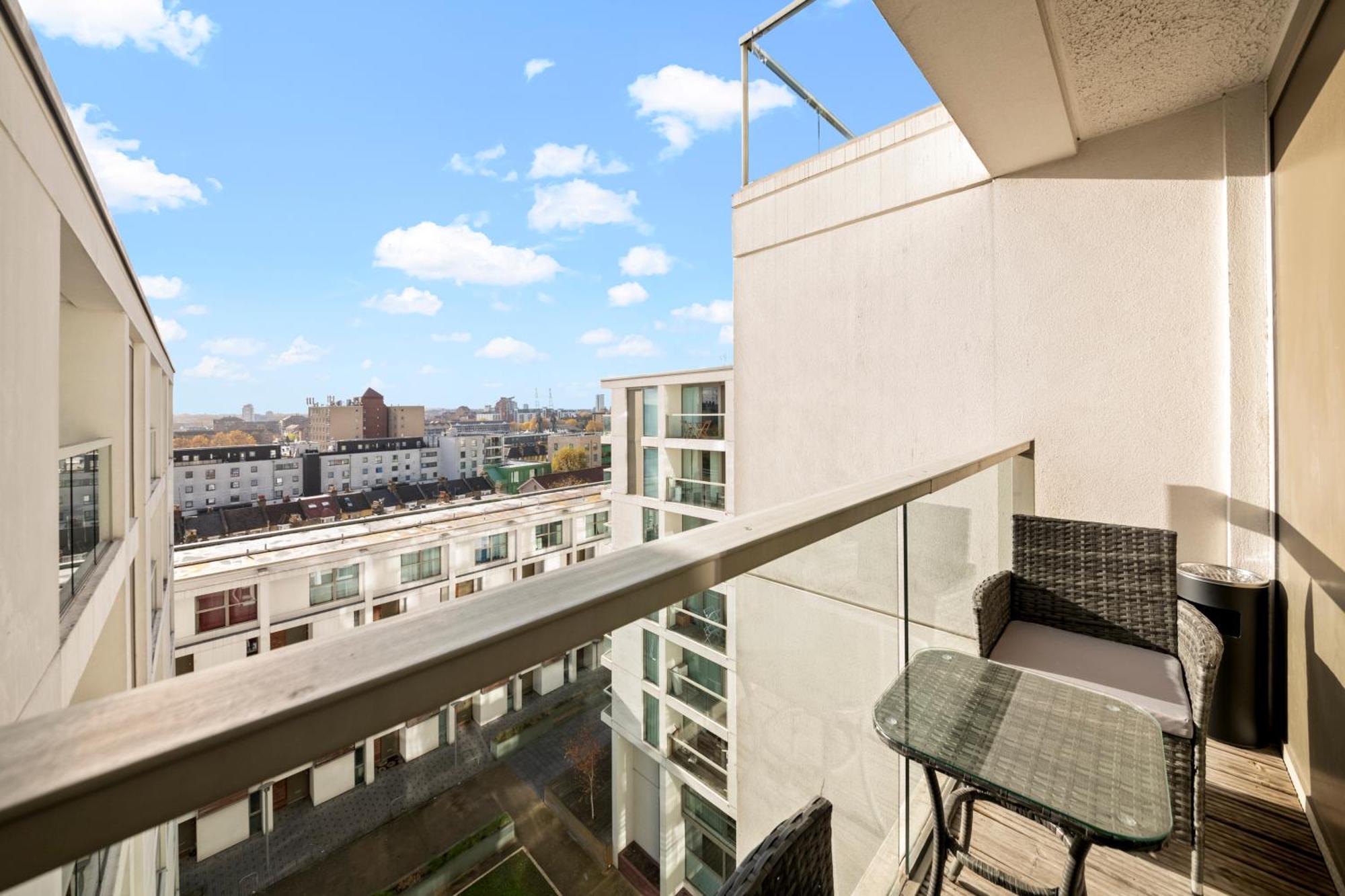 Londwell, Canary Wharf Skyline Balcony Suite London Eksteriør billede