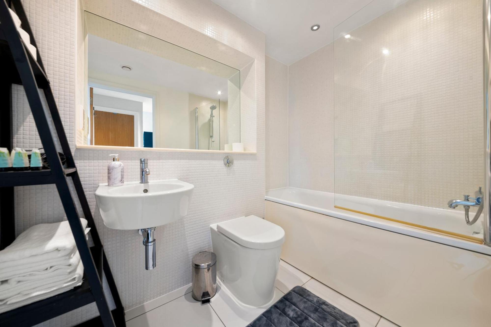 Londwell, Canary Wharf Skyline Balcony Suite London Eksteriør billede